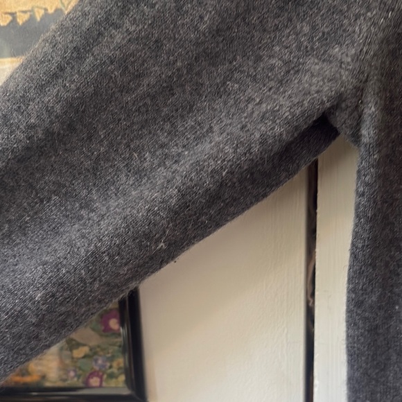 Zynni Cashmere Gray Sweater - Picture 3 of 10